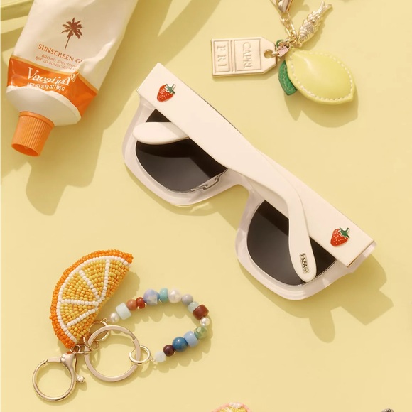 Anthropologie I-SEA JOLENE SUNGLASSES Style No.  4158523880146 IVORY